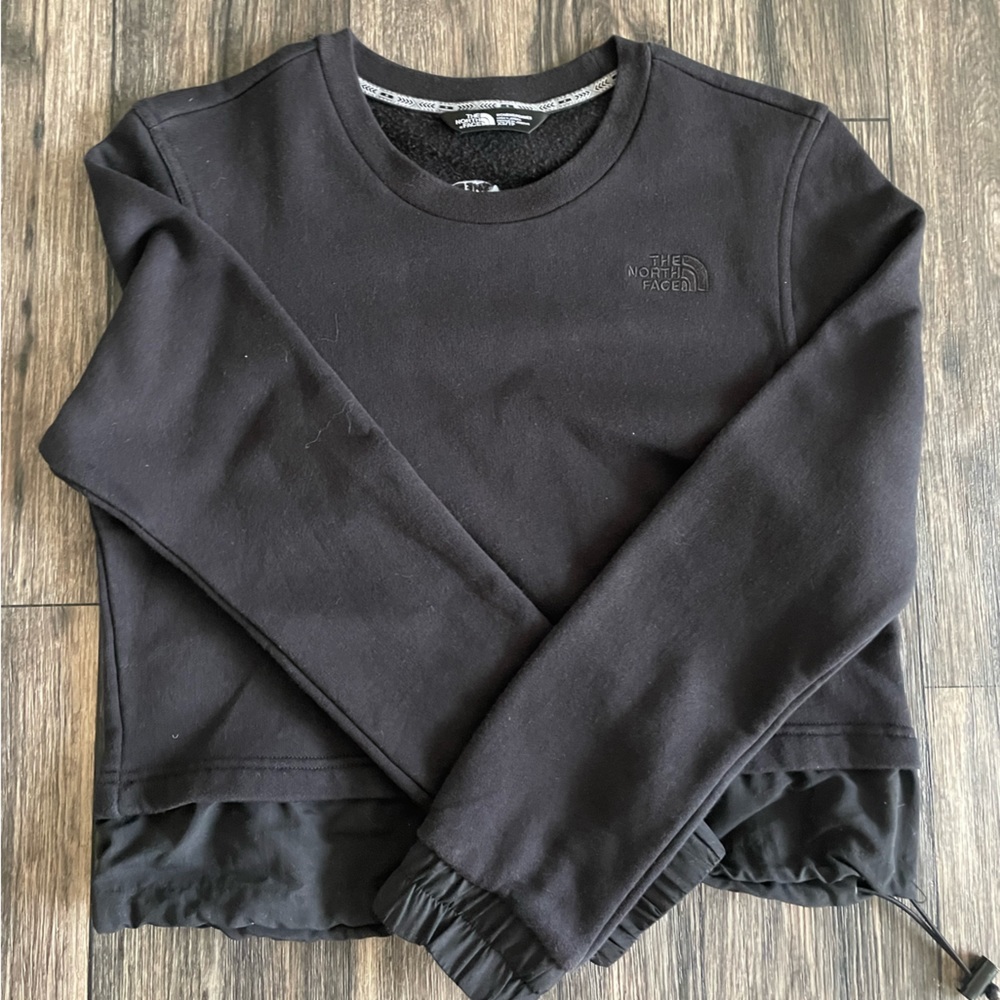 black north face crewneck